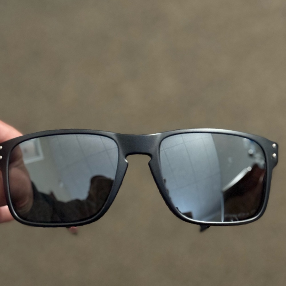 Oakley Holbrook Sunglasses with Oakley Pouch